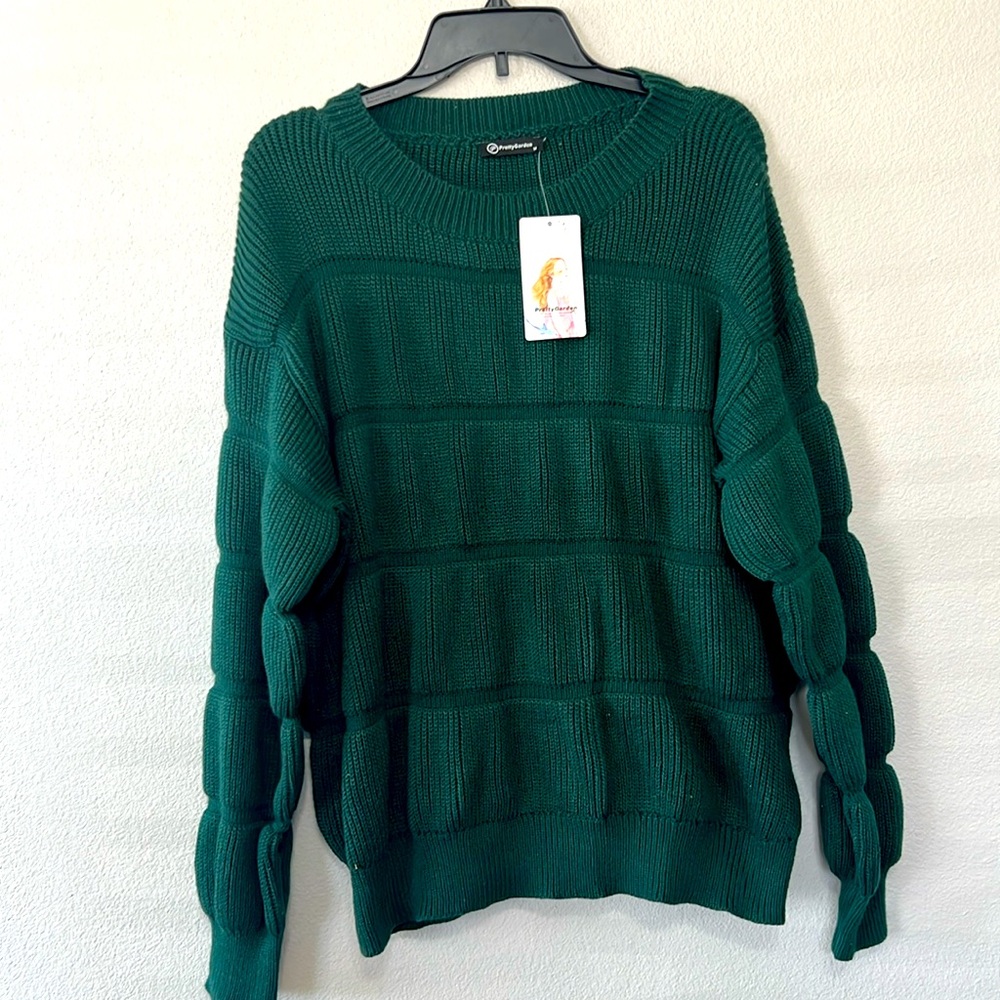 Women’s green‎ knit green sweater size medium. Pretty Garden.